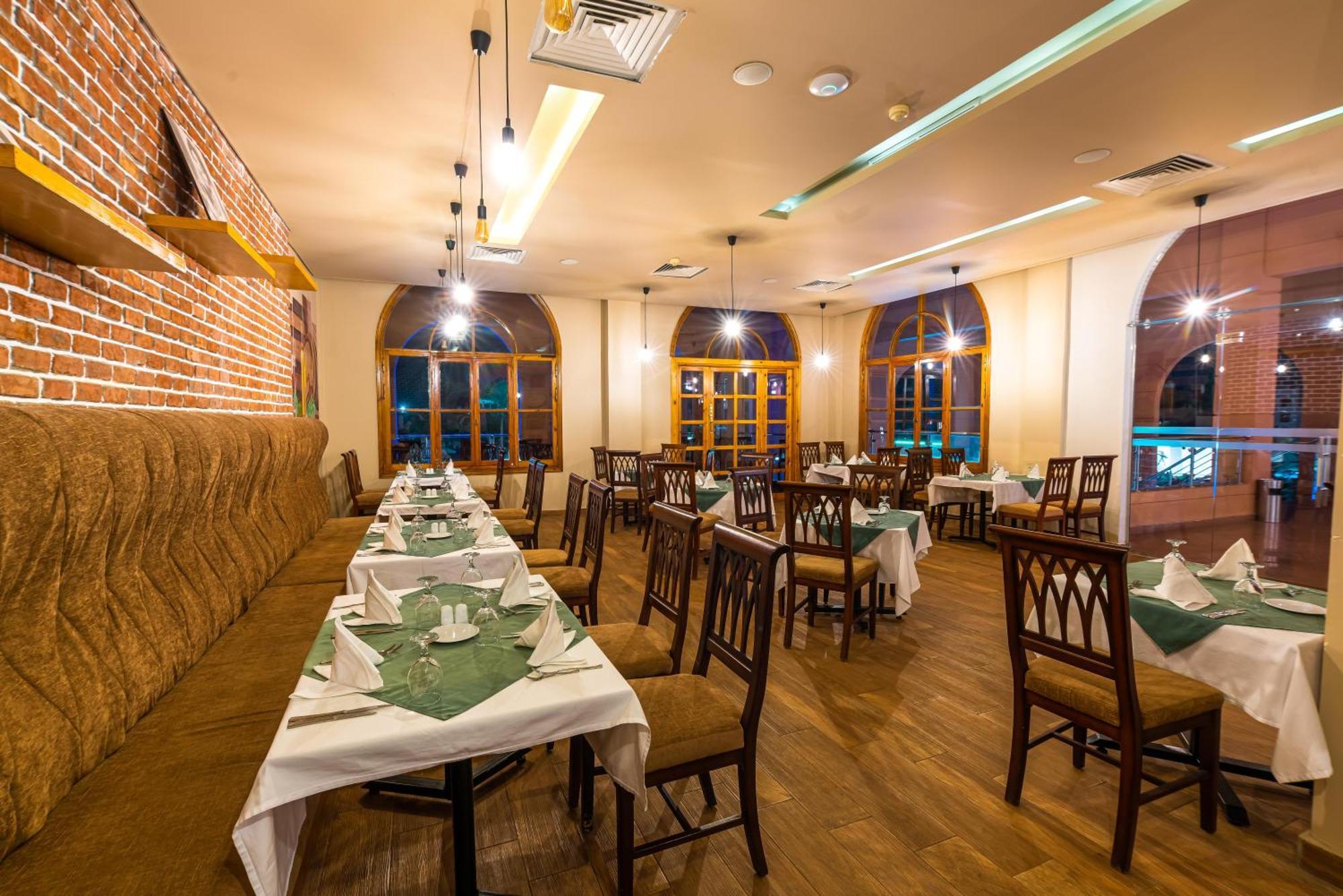 Akassia Swiss Resort El Qoseir Bagian luar foto